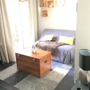 Studio Accueillant Et Moderne à Appartement