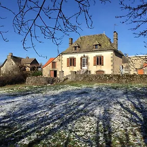  Hébergement de vacances Maison Auvergnate De Maître Authentique France